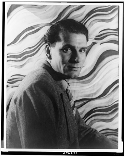 	
Photo of Laurence Olivier by Carl Van Vechten.